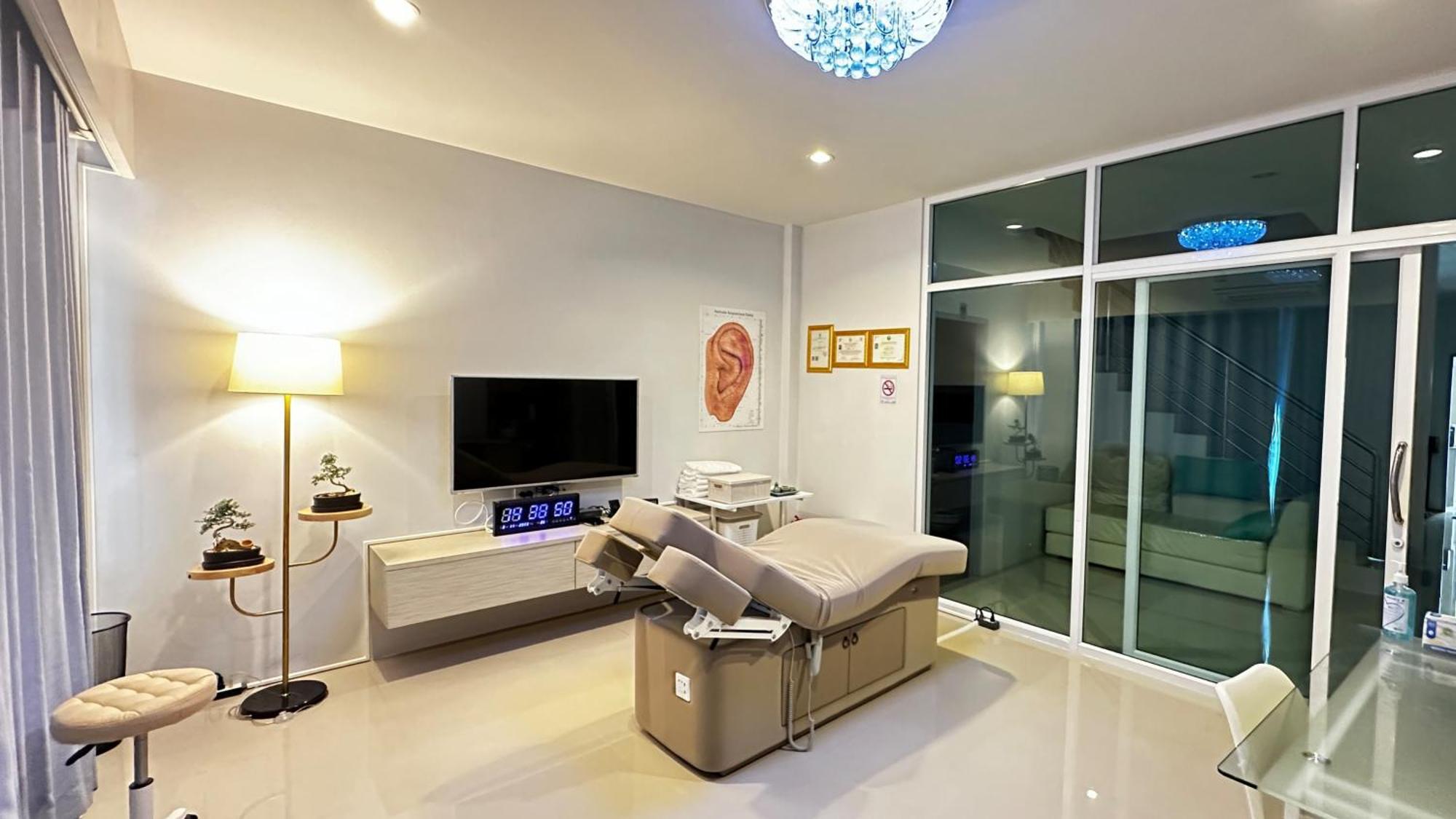 Auriflex House Bed and Breakfast Krabi town Exteriör bild
